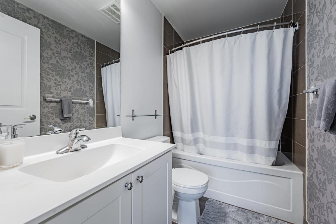 Luxury Apartments In Mississauga Ngoại thất bức ảnh
