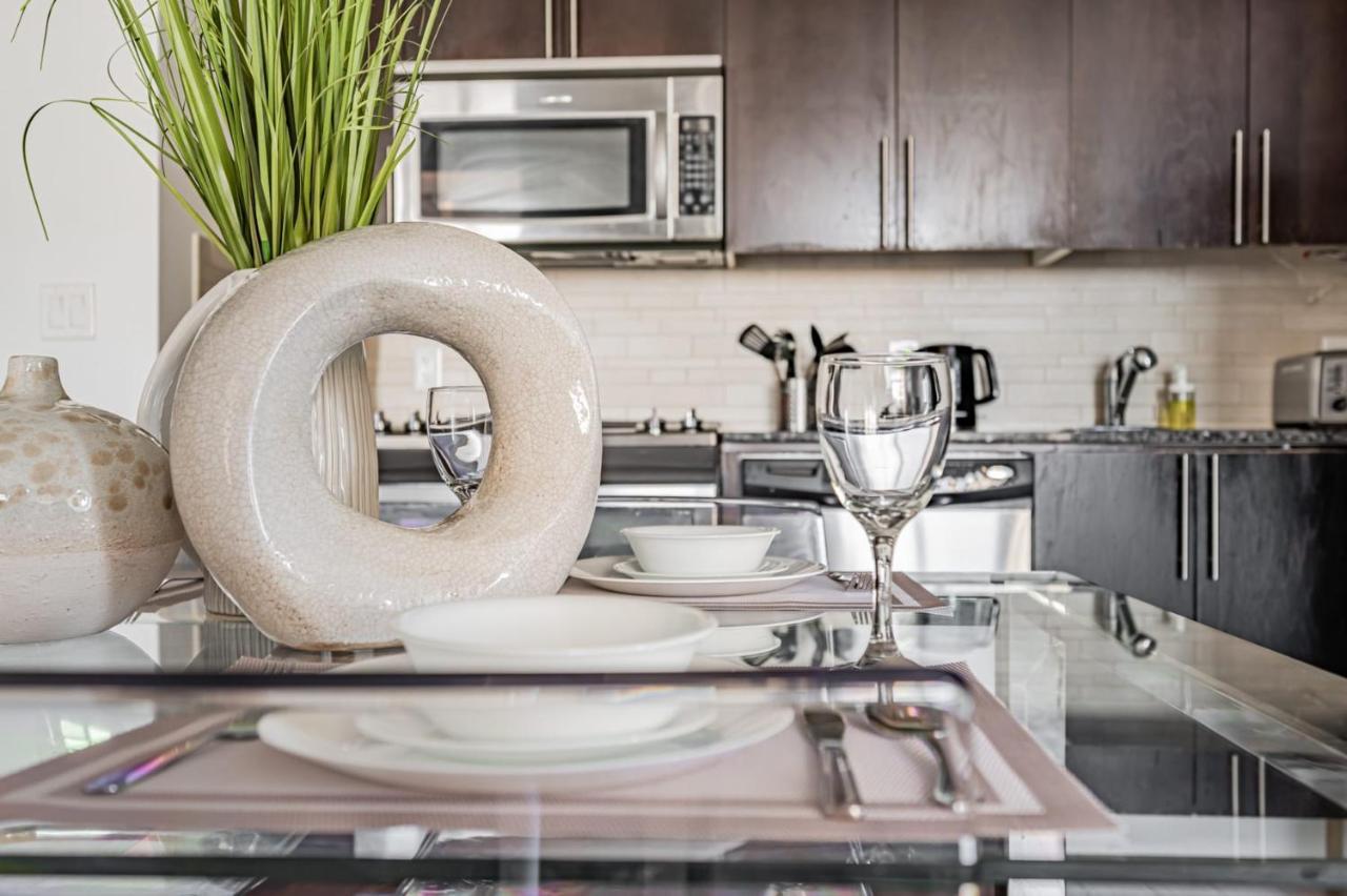 Luxury Apartments In Mississauga Ngoại thất bức ảnh