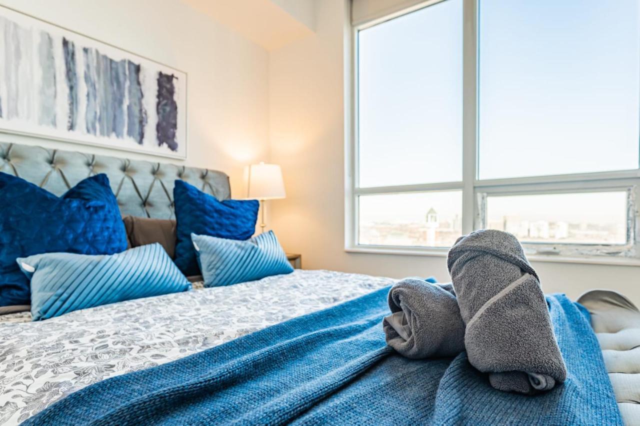 Luxury Apartments In Mississauga Ngoại thất bức ảnh